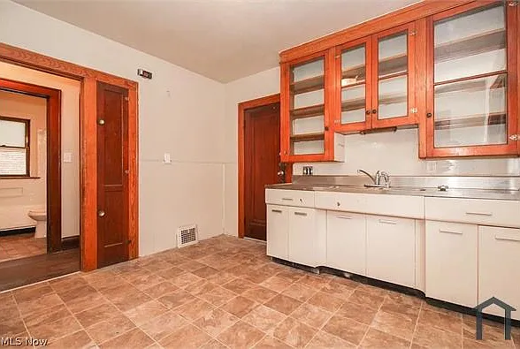 9802 Dunlap Ave #2 — Photo 3