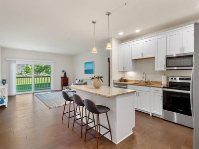 230 Martins Lndg APT 108, North Reading, MA, 01864