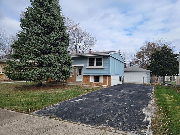 3rd image of 117 S Willow Ln