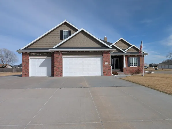 2002 Patriot Dr, Lexington, NE 68850