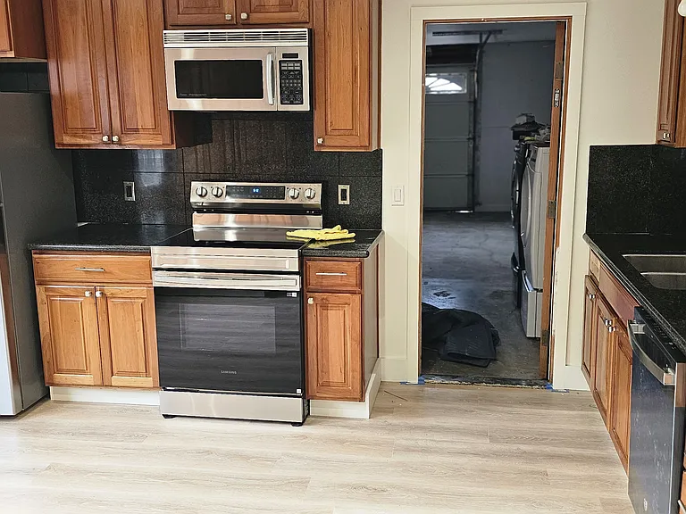 2525 Center Rd — Photo 11