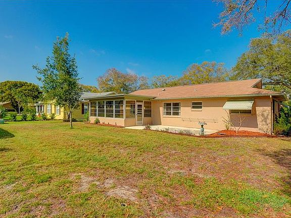 4th image of 2853 Thistle Ct N