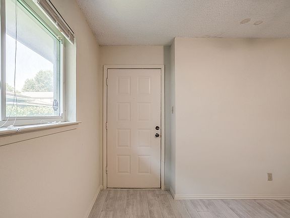 4th image of 127 Allencrest Dr