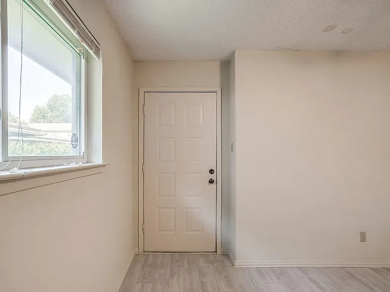 127 Allencrest Dr — Photo 4