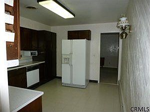 4th image of 55 Appletree Ln