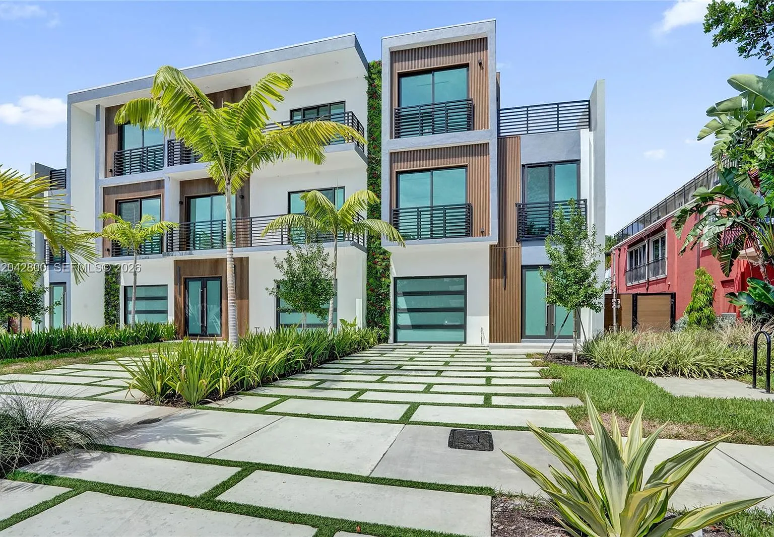 Livermore Estates — Photo 1