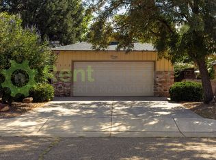 7112 Ottawa Rd NE, Albuquerque, NM 87110