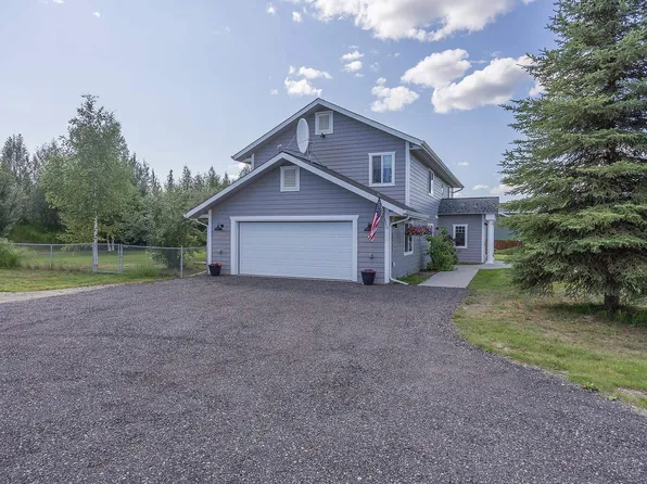 2555 Twin Lakes Dr, Fairbanks, AK 99709