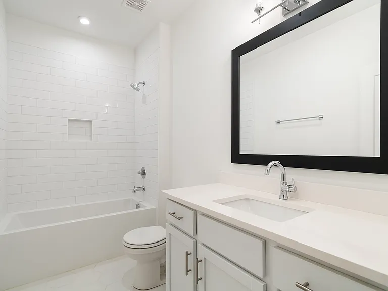 172 Leggo Ave — Photo 14