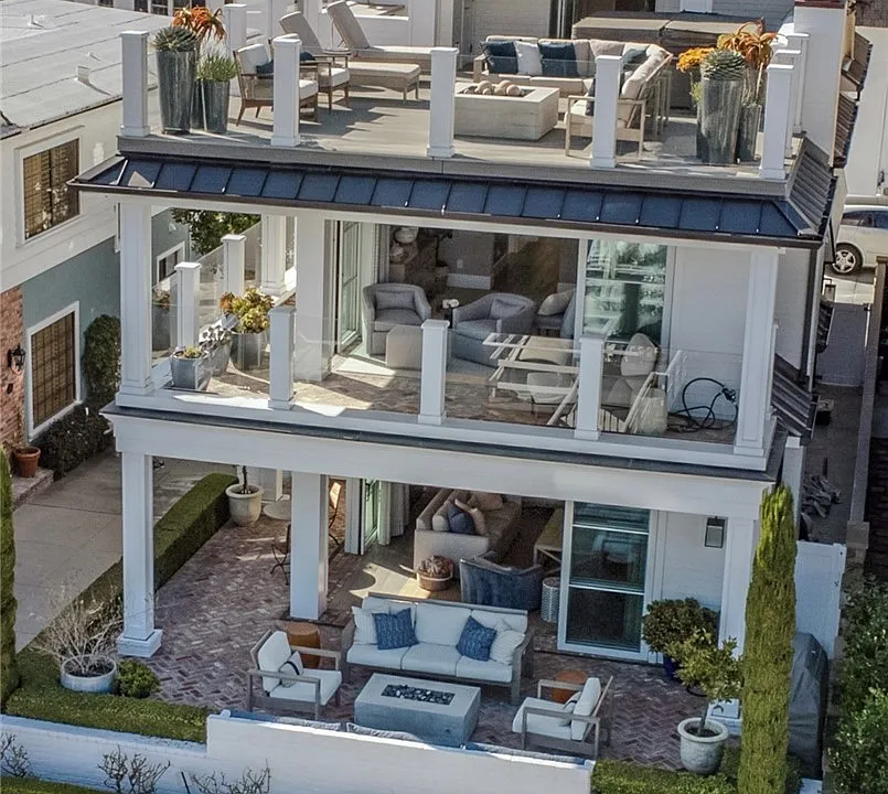 317 E Bay Front