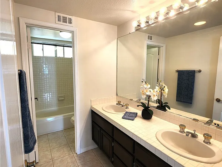 11 Paloma Dr — Photo 14