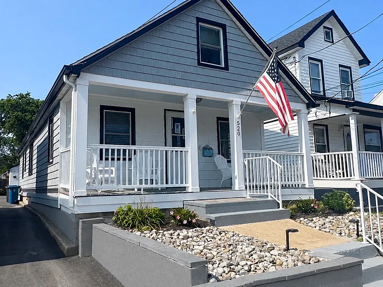 520 18th Ave — Photo 1
