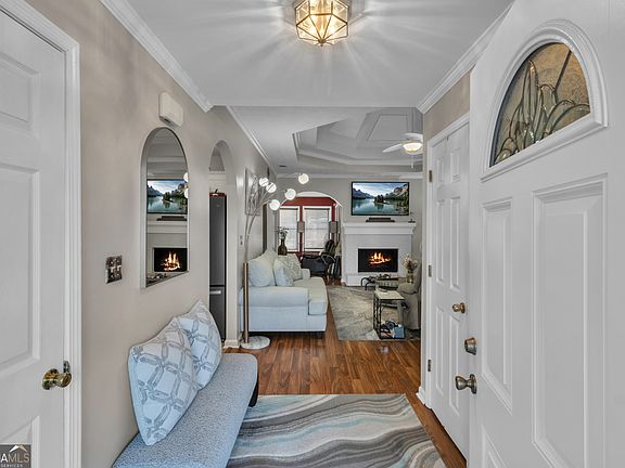 5th image of 6 Springcrest Trl