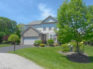 149 Kensington Ct, Chagrin Falls, OH 44023