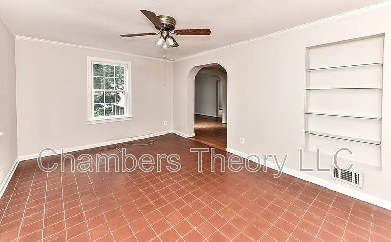 419 S Barton St — Photo 7
