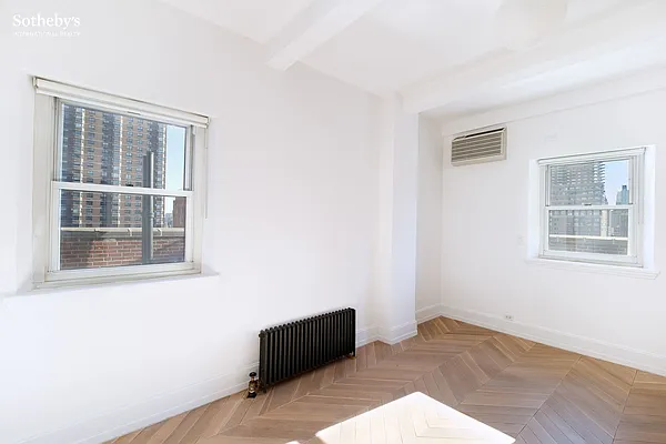 Sold by Sotheby's International Realty | media 10