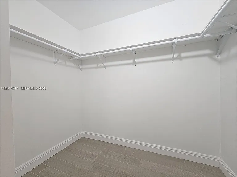 16546 NE 26th Ave #5H — Photo 13