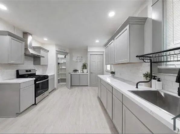 224 W G St #A, Oakdale, CA 95361