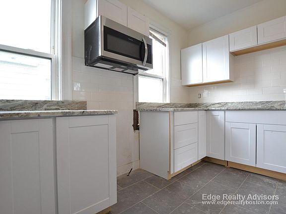 4th image of 29 Etna St #2O