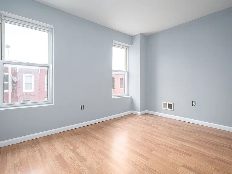 1562 N Woodyear St — Photo 7