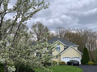 9 Jonathans Lndg, Madison, CT 06443