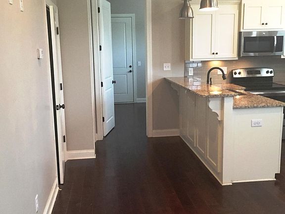 3rd image of 806 21st Ave