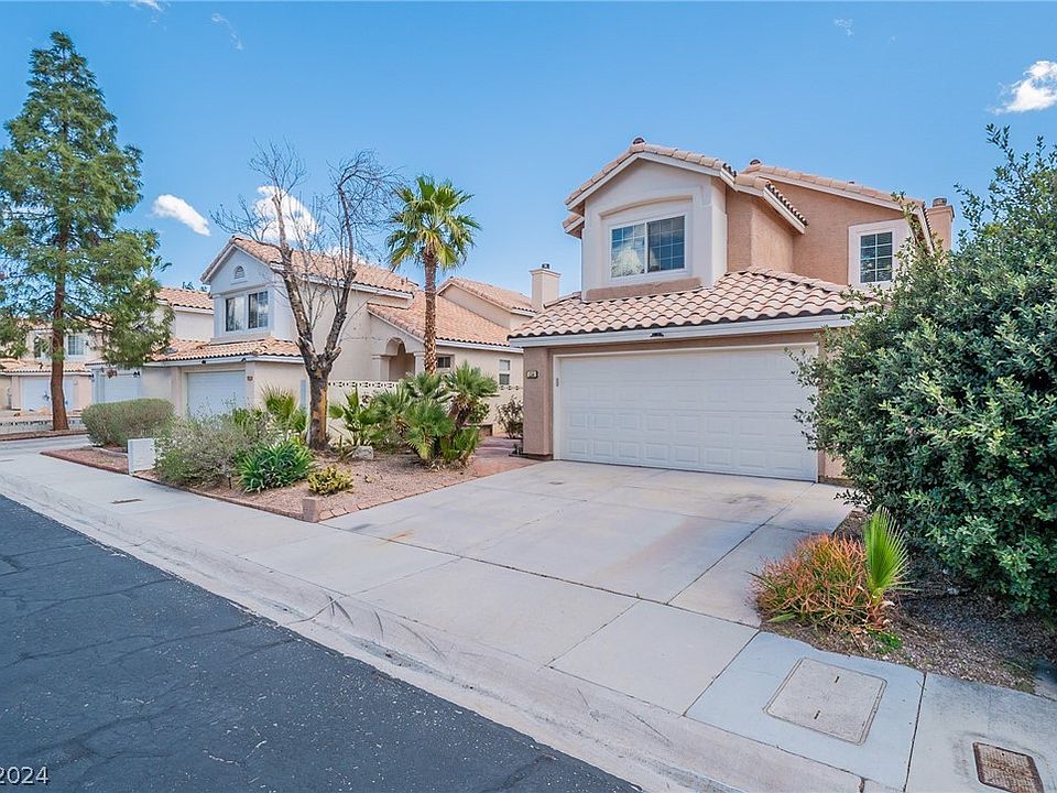 1st image of 136 Countrywood Cir
