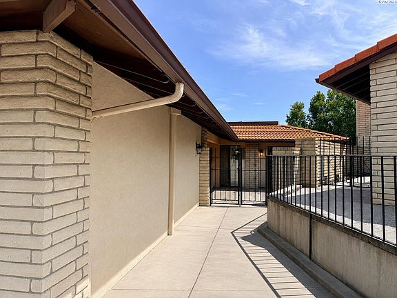 3rd image of 125 Casa Sueno Ct