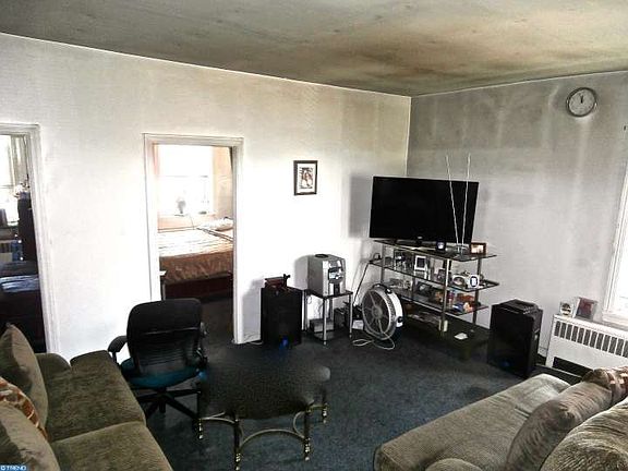 5th image of 6050 W Girard Ave