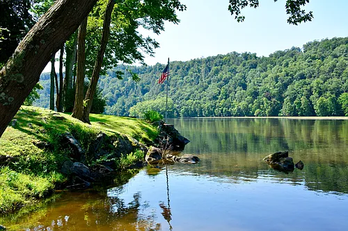 67 Lake Lillinonah Rd N Photo 1