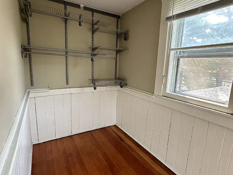 739 Broadway St — Photo 15