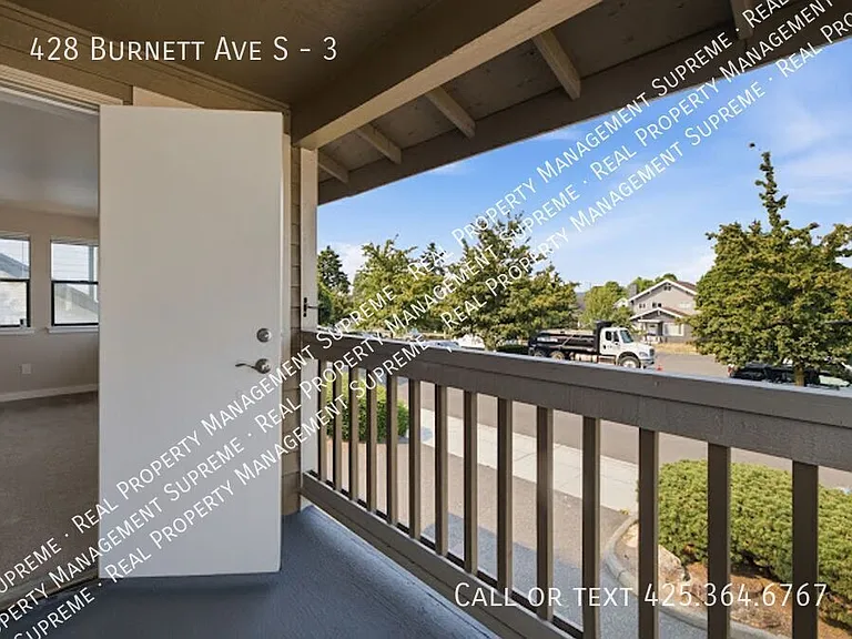 428 Burnett Ave S #3 — Photo 15