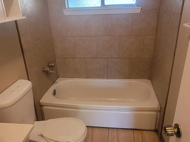 3012 Elmwood Ave — Photo 11