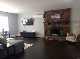58 Elm Dr, Farmingdale, NY 11735