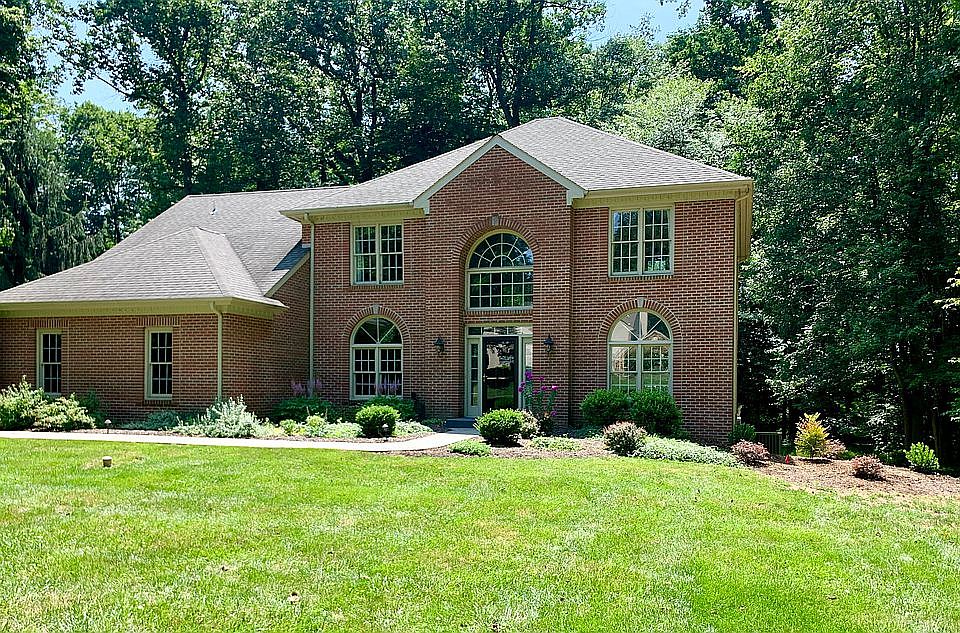 1st image of 105 Mougins Cir