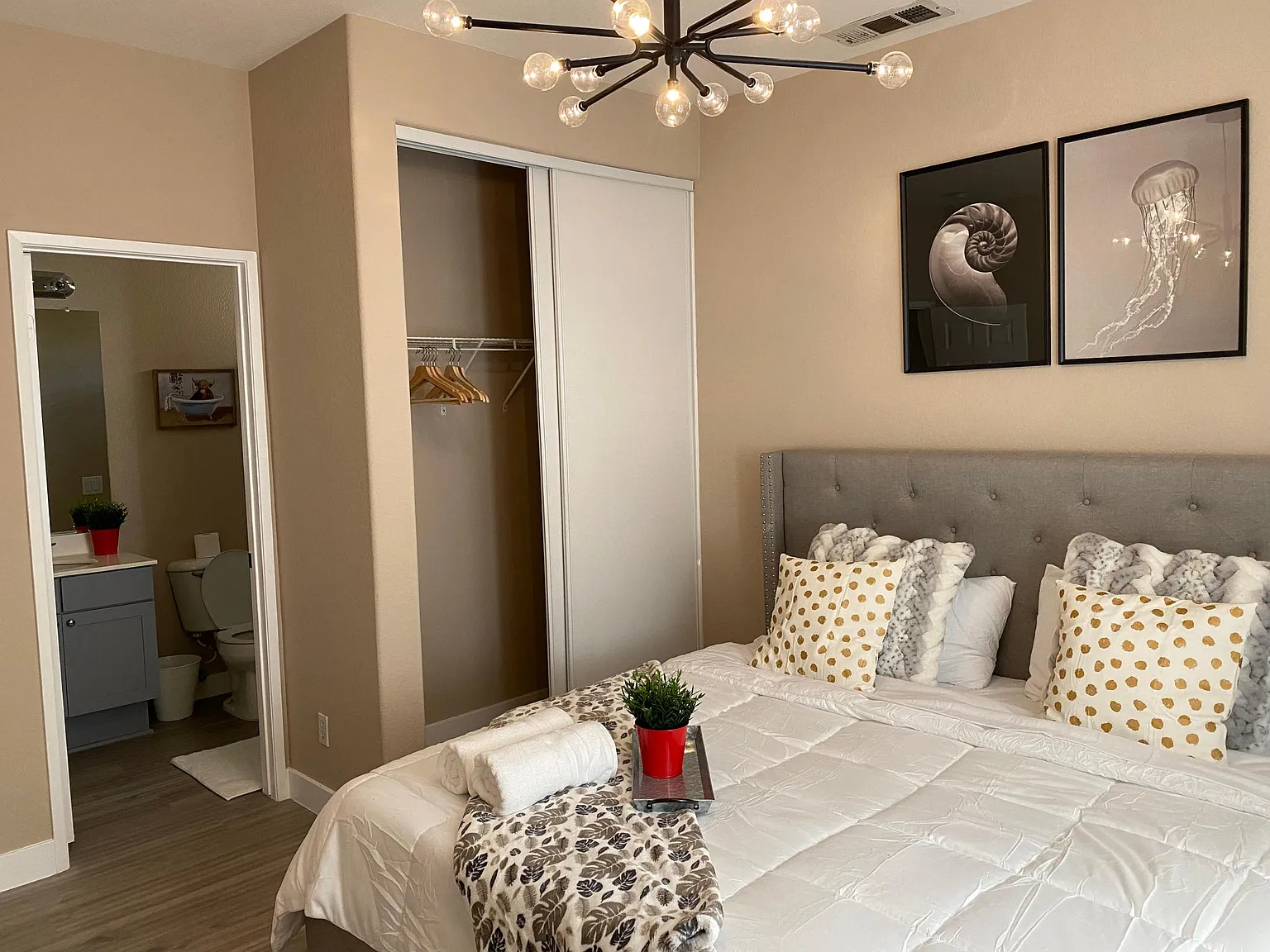 4 bed, 3236 sqft, $7,300 — Photo 2