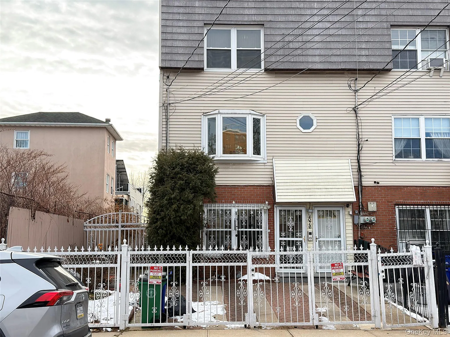 2076 Caesar Place photo 1