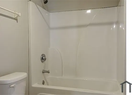 3413 Emerald St — Photo 10