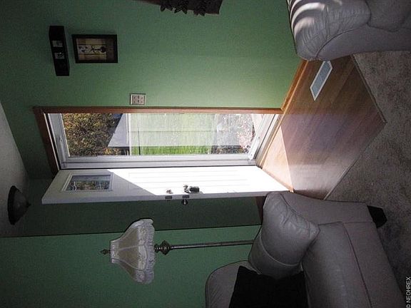 3rd image of 353 Orchard Grove Ave