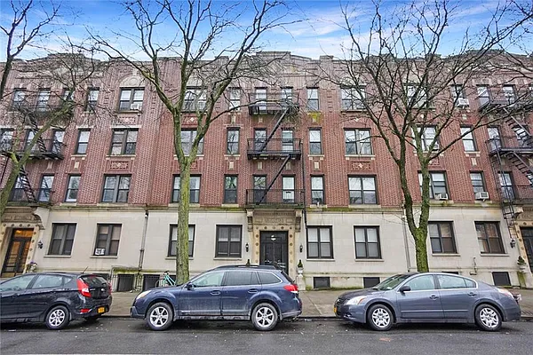 Rented by Remax Edge | media 23