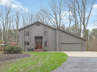 6801 Wildwood Dr, West Olive, MI 49460