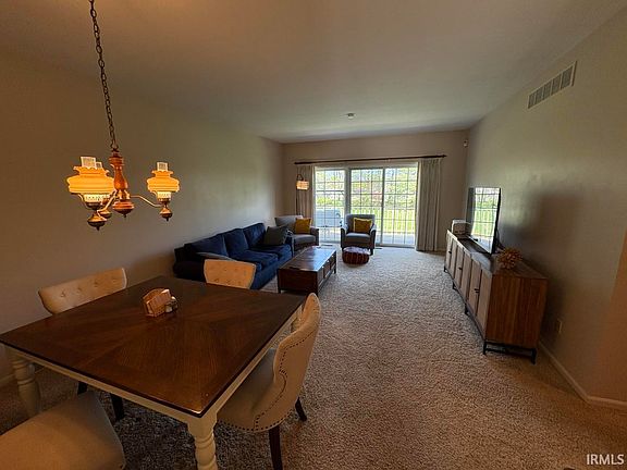 4th image of 1464 Willow Ct