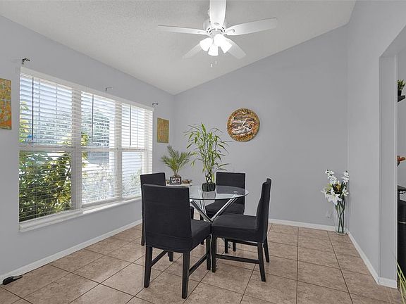 5th image of 230 LYTTON CIRCLE