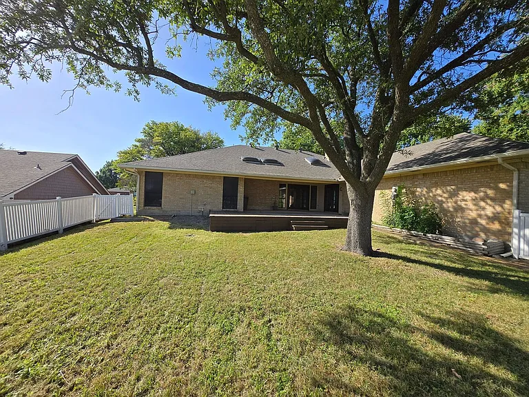 206 Alta Vista Dr — Photo 3