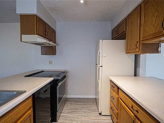 5th image of 914 Sunset Cir