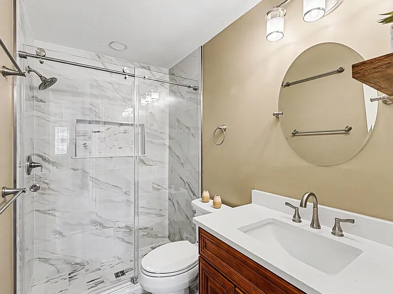 7468 Brighouse Ct — Photo 16