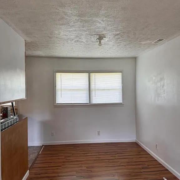 2182 Alamac Rd — Photo 4