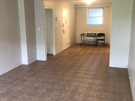 5th image of 444 Bedford St APT 3G