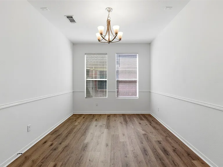 18427 Grove Brook Ln — Photo 16