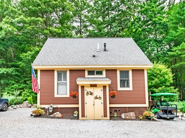 38 Whispering Pines Rd #38, Westford, MA 01886